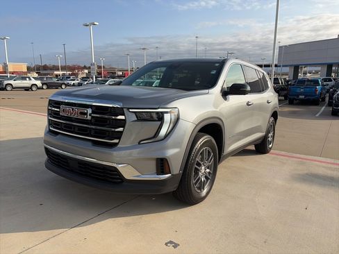 Used 2025 GMC Acadia Elevation image 4