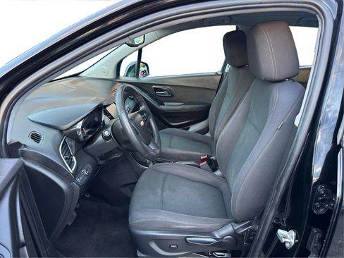 Used 2017 Chevrolet Trax LS FWD image 9