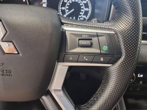 Used 2025 Mitsubishi Outlander SE AWD/4WD image 9
