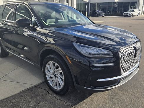 Certified 2023 Lincoln Corsair AWD image 9