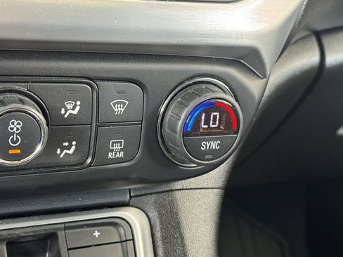 Used 2020 GMC Acadia SLE w/ Driver Convenience Package FWD image 31