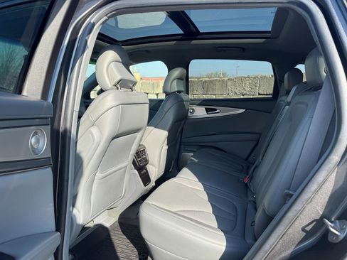 Used 2019 Lincoln Nautilus Reserve w/ Ultimate Package AWD/4WD image 9