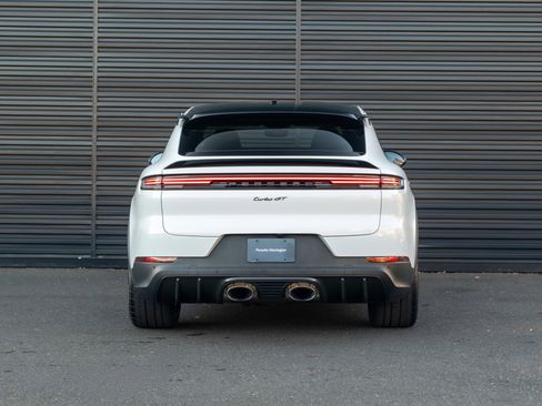 Certified 2024 Porsche Cayenne Turbo GT image 7