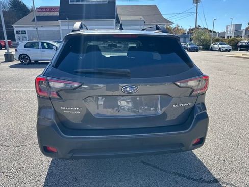 Used 2023 Subaru Outback Premium image 7