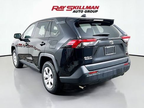 Used 2024 Toyota RAV4 LE image 5