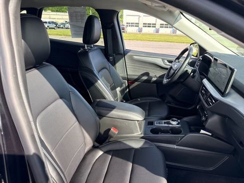 Used 2024 Ford Escape Platinum AWD/4WD image 13
