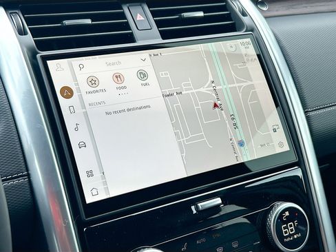 New 2025 Land Rover Discovery Dynamic SE image 23