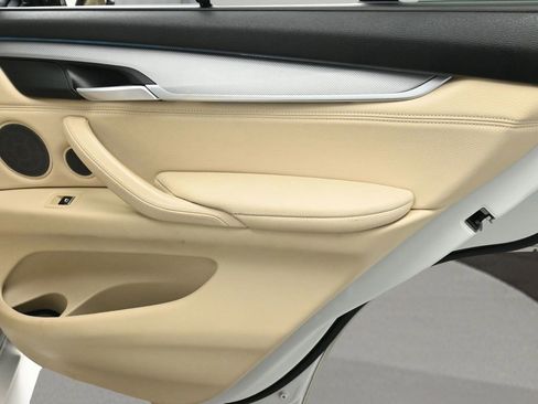 Used 2014 BMW X5 xDrive50i image 18