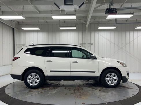 Used 2015 Chevrolet Traverse LS image 9