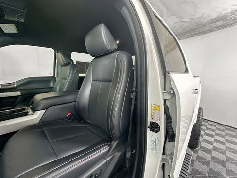 Used 2022 Ford F250 Lariat image 12