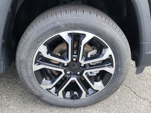 Certified 2022 Jeep Compass Limited image 9