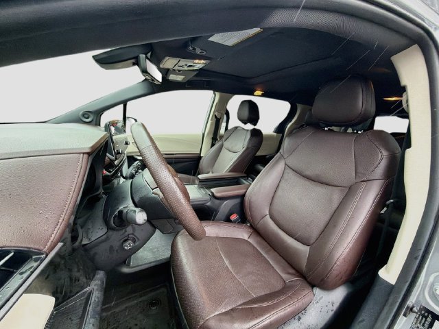 Used 2024 Toyota Sienna Platinum AWD/4WD image 10