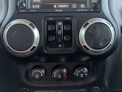 Used 2016 Jeep Wrangler Unlimited Sahara w/ Connectivity Group AWD/4WD image 18