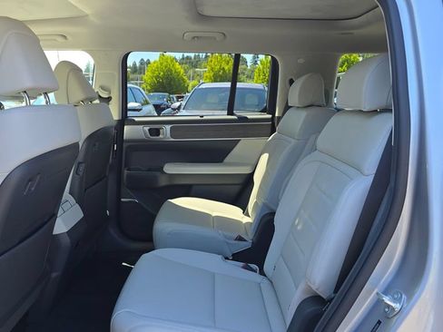 Used 2025 Hyundai Santa Fe Calligraphy AWD/4WD image 16