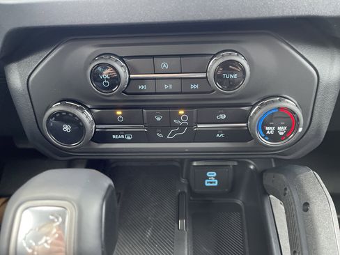 New 2025 Ford Bronco Badlands image 26