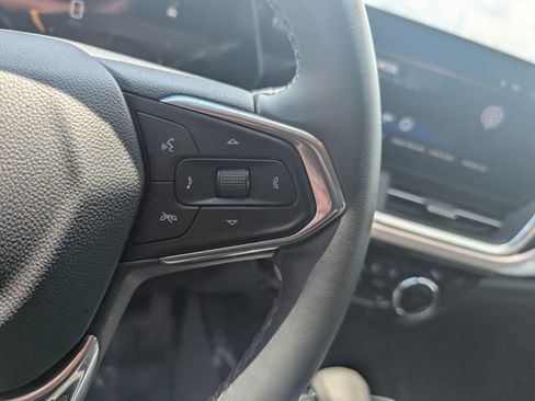 Used 2024 Chevrolet Trax ACTIV w/ Sunroof Package FWD image 17