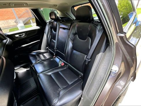 Used 2023 Volvo XC60 B5 Ultimate FWD image 37