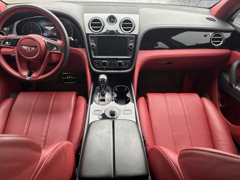 Used 2020 Bentley Bentayga image 5