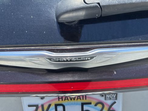 Used 2021 Chrysler Pacifica Touring-L FWD image 14