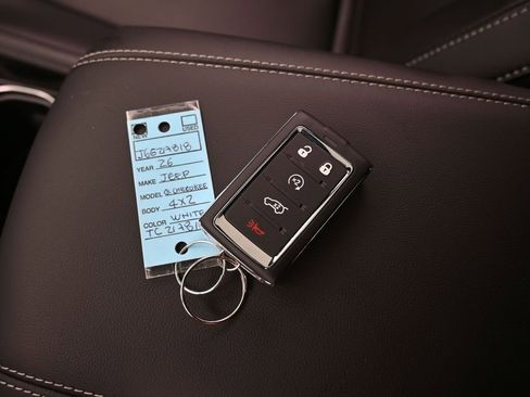 New 2026 Jeep Grand Cherokee Limited w/ Limited Altitude Package RWD image 20