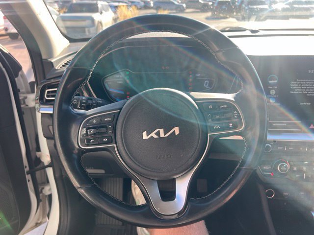 Used 2022 Kia Niro Touring Special Edition FWD image 8