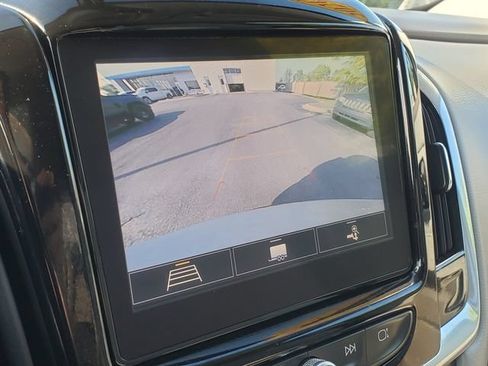 Used 2020 Chevrolet Traverse LT AWD/4WD image 18
