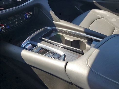 Used 2024 Buick Enclave Premium image 24