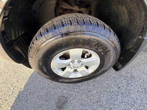 Used 2012 Nissan Frontier SV image 54