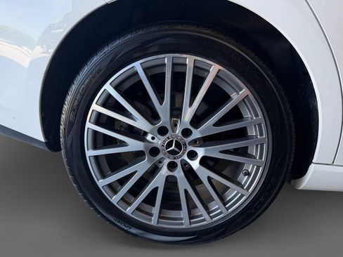 Used 2025 Mercedes-Benz CLA 250 image 10