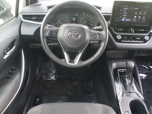 Used 2023 Toyota Corolla SE AWD/4WD image 5