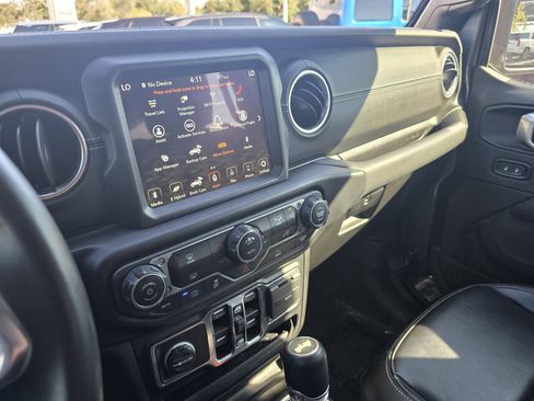 Used 2022 Jeep Wrangler Unlimited Sahara image 29