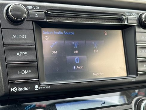 Used 2015 Toyota RAV4 XLE FWD image 22