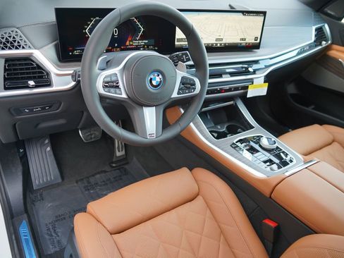 New 2026 BMW X5 xDrive50e w/ Executive Package AWD/4WD image 13