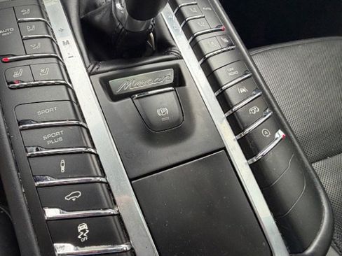 Used 2017 Porsche Macan GTS AWD/4WD image 9