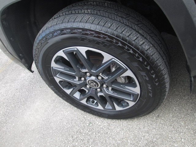 Used 2024 Toyota Tundra Limited AWD/4WD image 11
