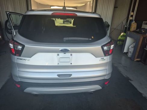 Used 2017 Ford Escape SE FWD image 4