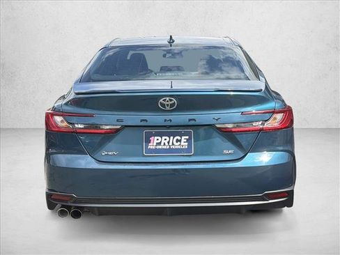 Used 2025 Toyota Camry SE FWD image 6