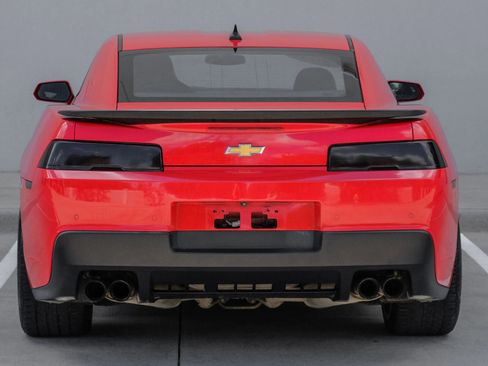 Used 2015 Chevrolet Camaro SS w/ SS Performance Package RWD image 8