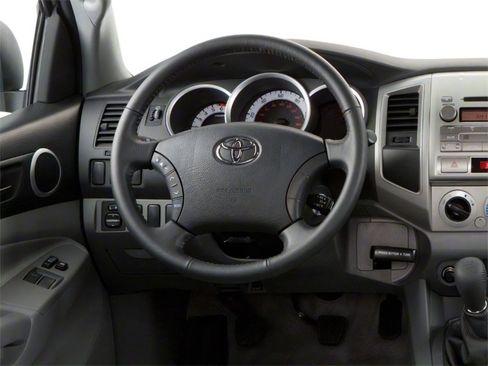 Used 2010 Toyota Tacoma 4x4 Access Cab V6 image 4