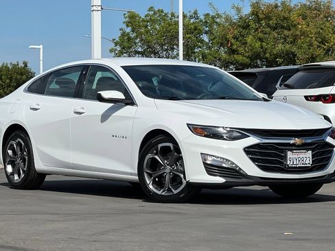 Used 2024 Chevrolet Malibu LT FWD image 2