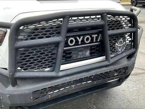 Used 2018 Toyota Tacoma TRD Pro image 34