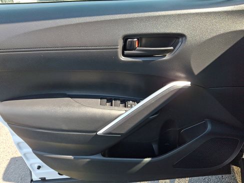 Used 2023 Toyota Corolla Cross LE w/ Moonroof Package image 12