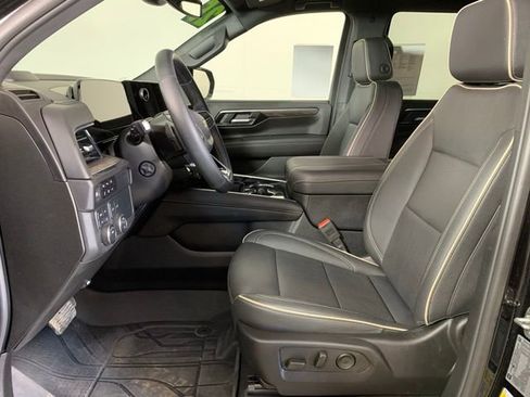 Used 2025 Chevrolet Tahoe Premier AWD/4WD image 12