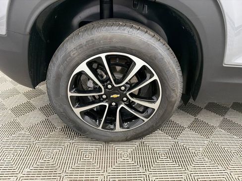 Used 2025 Chevrolet TrailBlazer LT FWD image 17