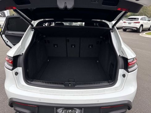 Used 2024 Porsche Macan S AWD/4WD image 11