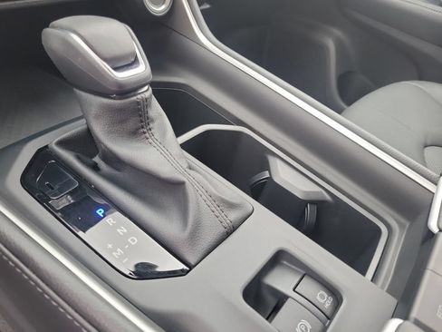 Certified 2024 Toyota Grand Highlander FWD image 33