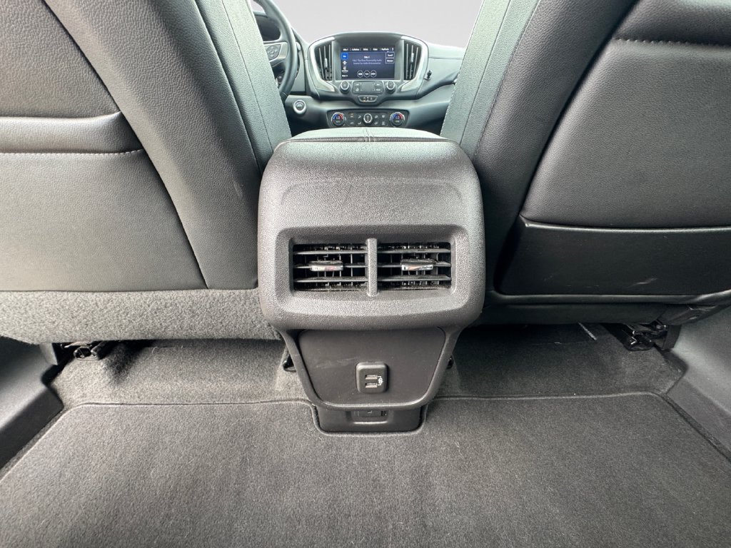 Used 2024 GMC Terrain SLT AWD/4WD image 14