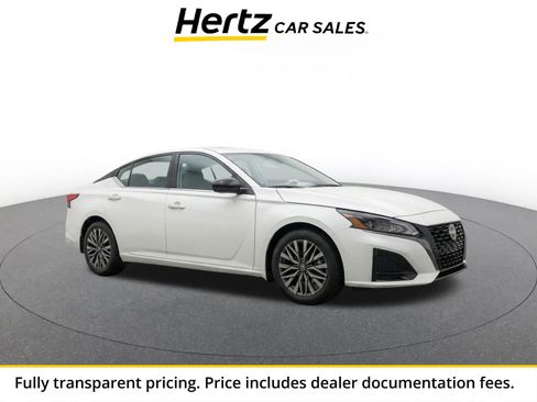 Used 2025 Nissan Altima 2.5 SV FWD image 1