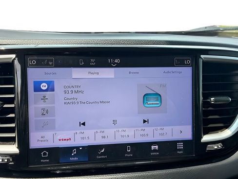 Used 2024 Chrysler Pacifica Touring-L FWD image 23