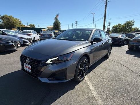 New 2025 Nissan Altima 2.5 SR image 1
